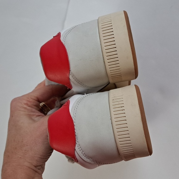 Everlane ReLeather Court sneaker lace up white, tan, with red heel sz6.5 - Picture 4 of 14